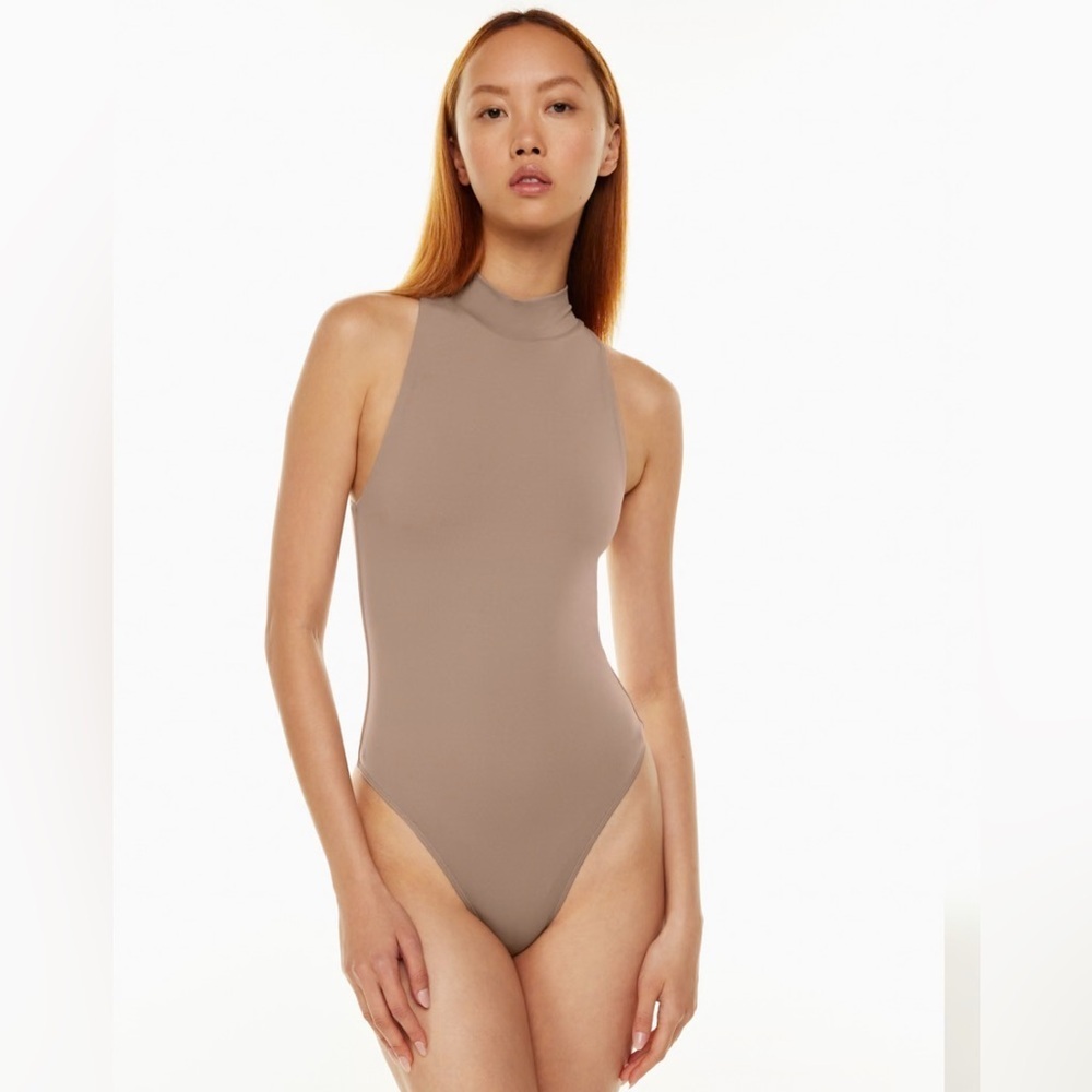 Aritzia Babaton Tan Contour Mockneck Bodysuit Size XXS - Picture 1 of 12
